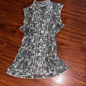 Apt. 9 Black and White Floral Blouse stretchable size large